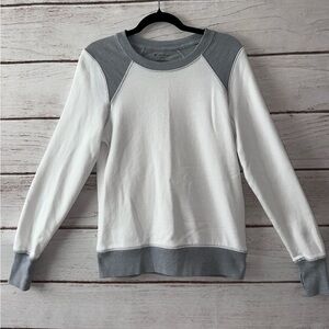 Tek Wear White and Gray Sweatshirt Size Medium Active Wear Gym Outdoor Warm